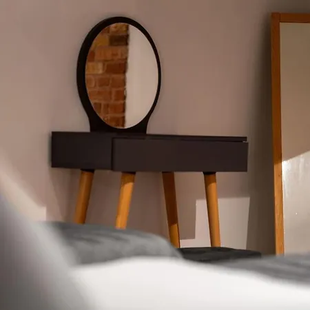 Lägenhet Spacious And Stylish 3br W Private Garden