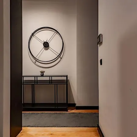 Daire Spacious And Stylish 3br W Private Garden