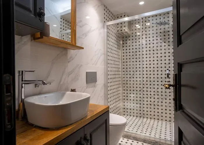 Spacious And Stylish 3br W Private Garden アパート