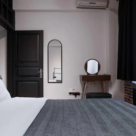 Spacious And Stylish 3br W Private Garden 아파트 *
