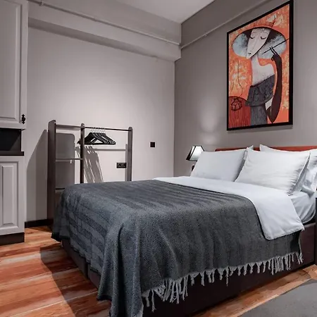 Spacious And Stylish 3br W Private Garden *